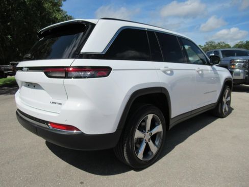 Certified 2025 Jeep Grand Cherokee Limited w/ Luxury Tech Group II AWD/4WD image 7