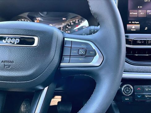 Used 2023 Jeep Compass Latitude w/ Sun and Sound Group image 25