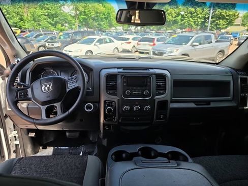 Used 2019 RAM 1500 4x4 Crew Cab Classic image 12