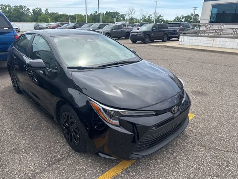 Used 2024 Toyota Corolla LE FWD image 6