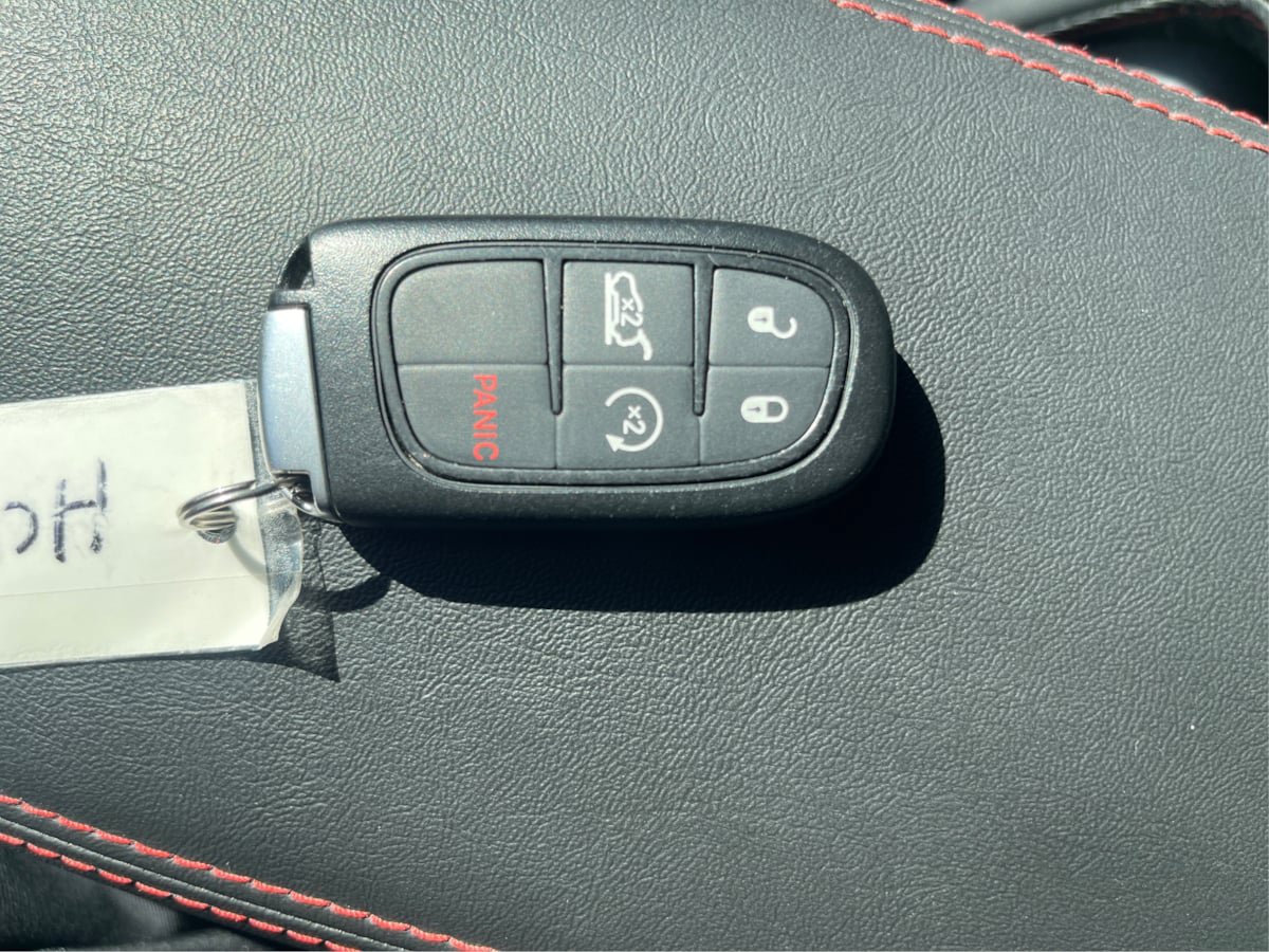 Used 2016 Jeep Cherokee Trailhawk w/ Comfort/Convenience Group AWD/4WD image 27