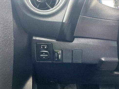 Used 2017 Toyota Corolla SE w/ SE Premium Package image 36