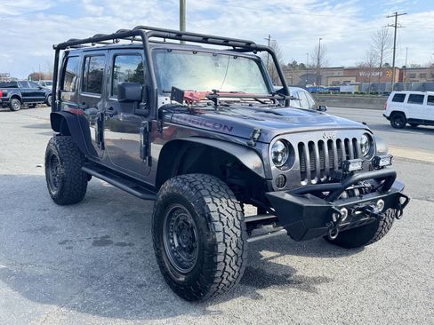 Used 2016 Jeep Wrangler Unlimited Rubicon AWD/4WD image 4