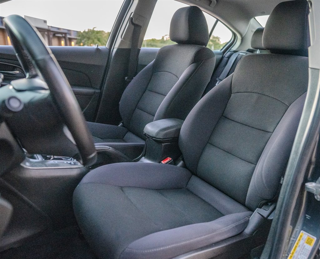 Used 2013 Chevrolet Cruze LT FWD image 15