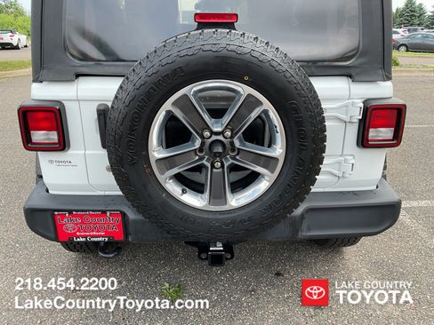 Used 2023 Jeep Wrangler Sport AWD/4WD image 9