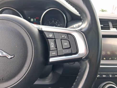 Used 2019 Jaguar E-PACE SE image 18