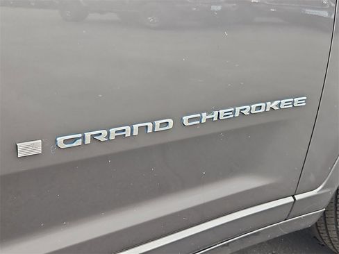 Used 2023 Jeep Grand Cherokee Overland image 26