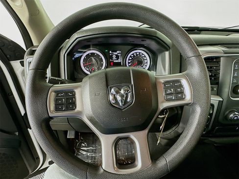 Used 2022 RAM 1500 Classic SLT image 11