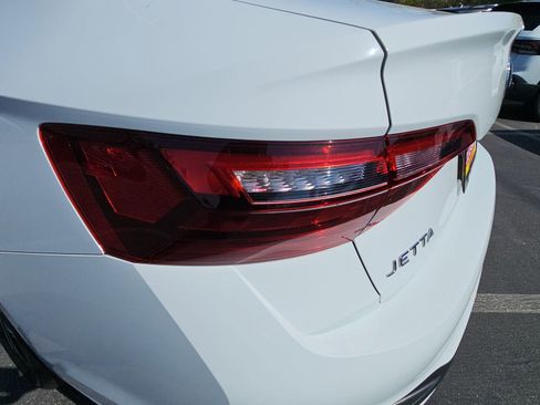 Used 2022 Volkswagen Jetta Sport FWD image 32