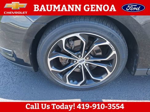 Used 2016 Ford Taurus SHO w/ Equipment Group 401A AWD/4WD image 28