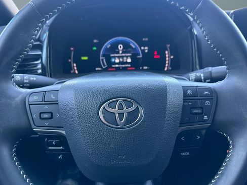 Used 2026 Toyota Camry SE w/ Convenience Package FWD image 11