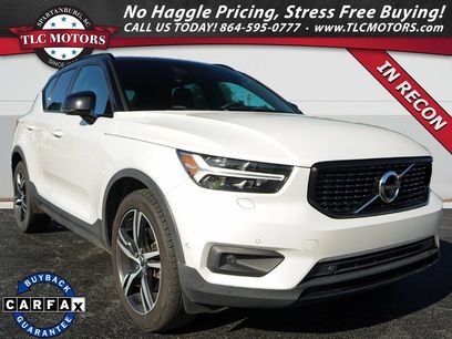 Used 2022 Volvo XC40 T5 R-Design