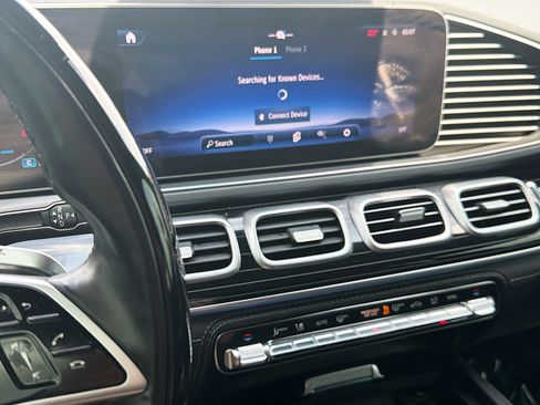 Used 2024 Mercedes-Benz GLS 450 4MATIC image 27