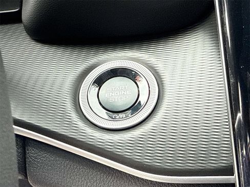 New 2025 Jeep Grand Cherokee Altitude image 23