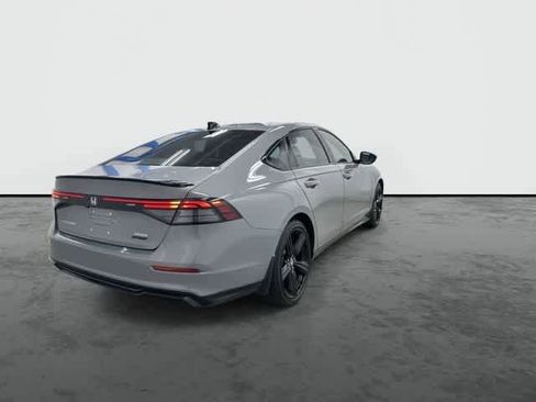 Used 2025 Honda Accord Sport image 3