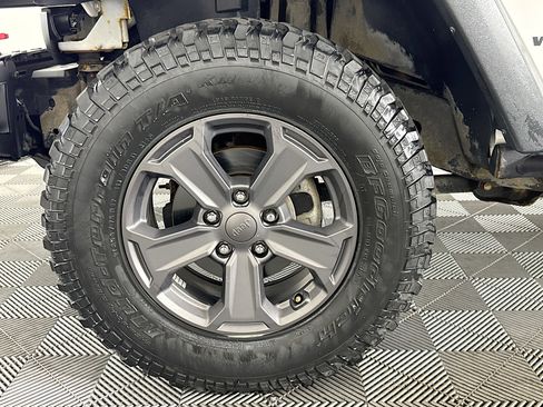 Used 2017 Jeep Wrangler Unlimited Rubicon w/ Quick Order Package 24Z Recon image 35