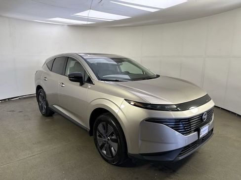 Used 2025 Nissan Murano SL image 3