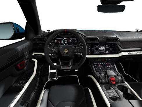 Used 2025 Lamborghini Urus SE image 4