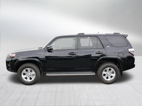 Certified 2023 Toyota 4Runner SR5 Premium w/ Moonroof Package AWD/4WD image 4