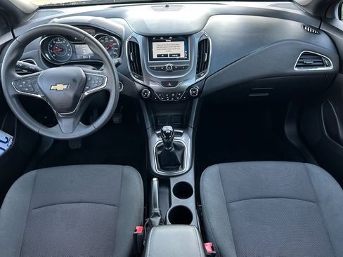 Used 2017 Chevrolet Cruze LT w/ Convenience Package image 13