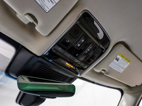 Used 2023 Land Rover Range Rover SE image 45