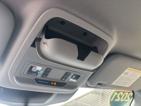 Used 2021 Ford Explorer XLT w/ Equipment Group 202A image 34