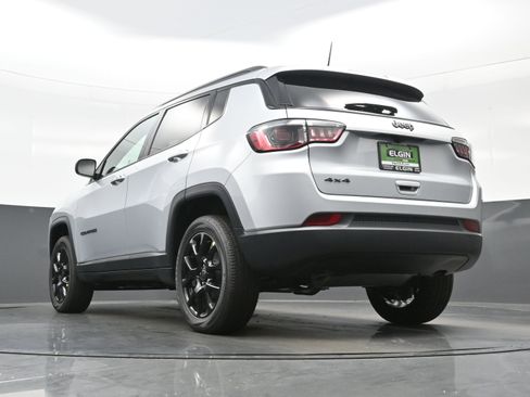 New 2025 Jeep Compass Latitude w/ Sun & Sound Group image 13