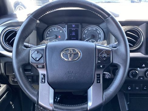 Used 2019 Toyota Tacoma TRD Off-Road AWD/4WD image 23