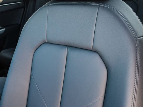 New 2025 Audi Q3 2.0T Premium image 37