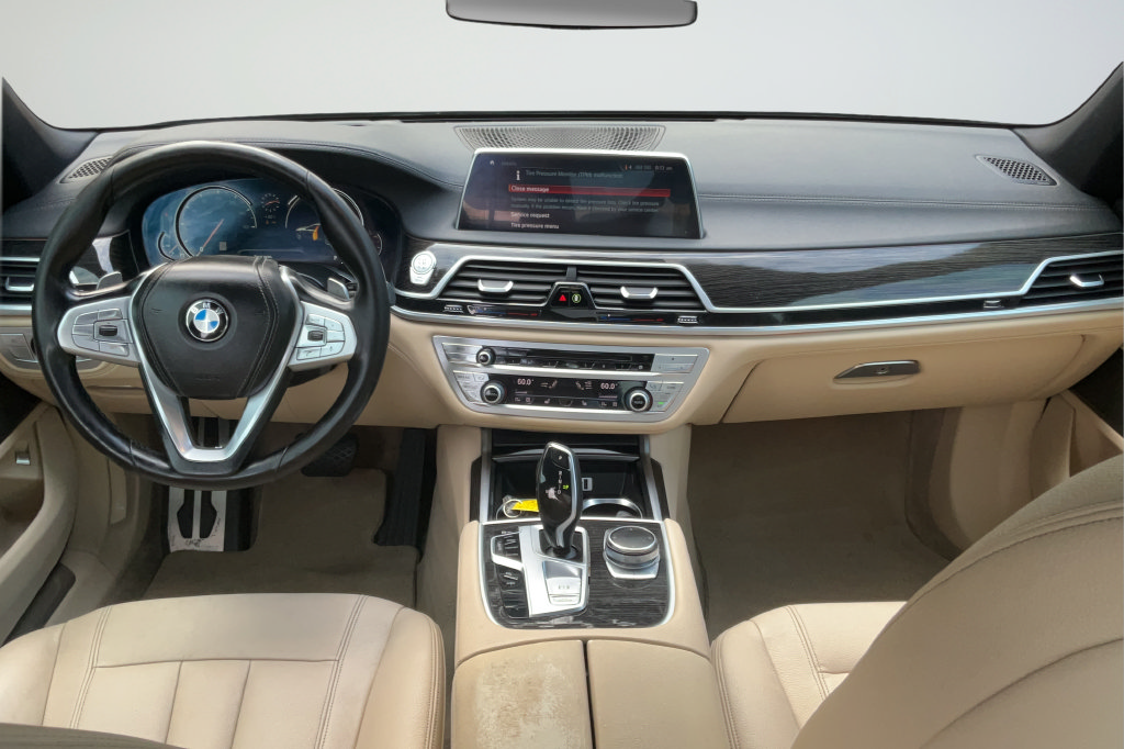 Used 2018 BMW 740i RWD image 11