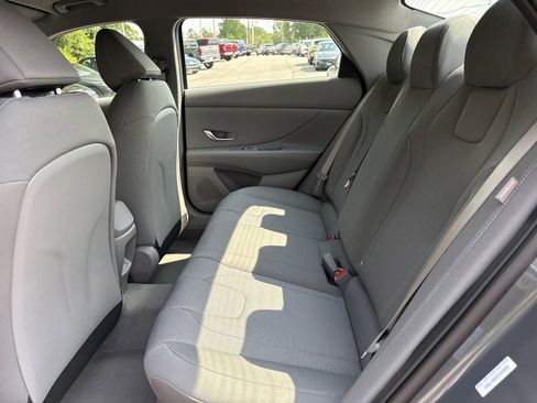 New 2026 Hyundai Elantra SE FWD image 12