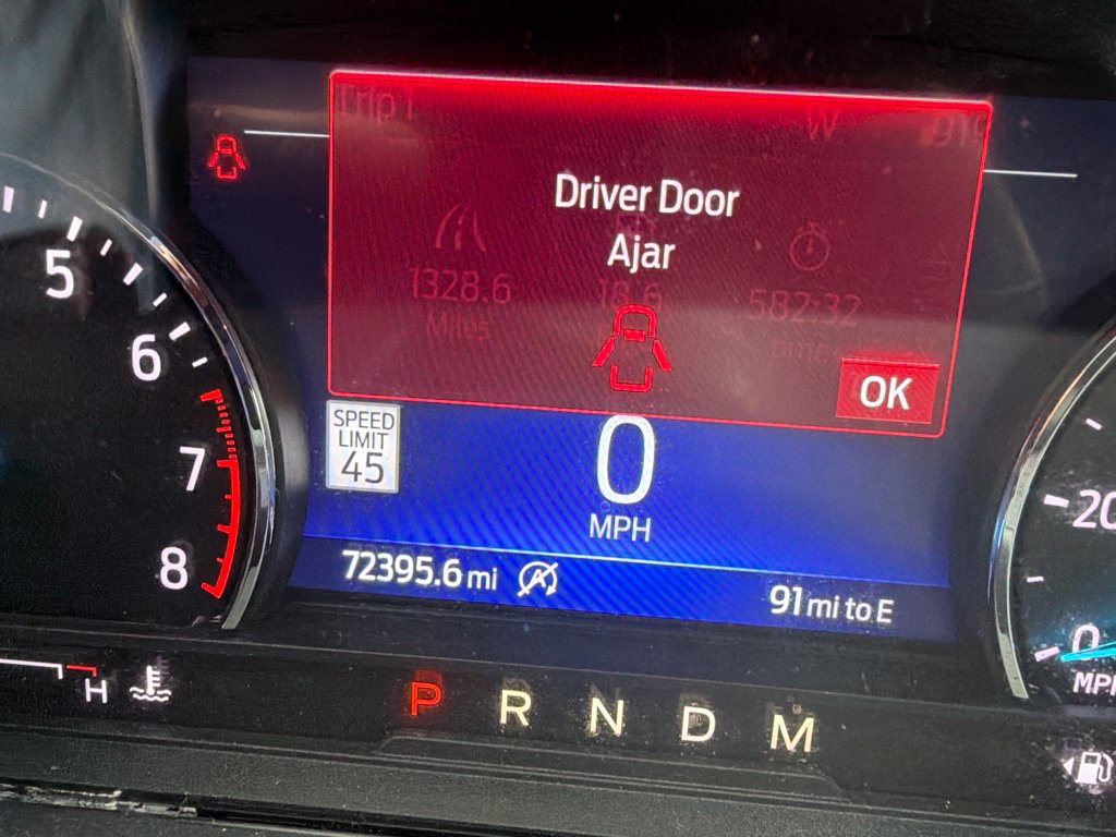 Used 2020 Ford Explorer XLT w/ Equipment Group 202A AWD/4WD image 4