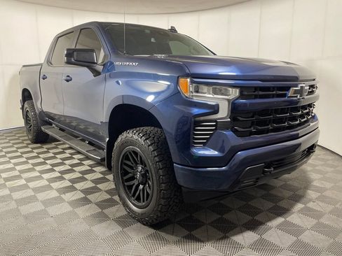 Used 2023 Chevrolet Silverado 1500 RST w/ Protection Package AWD/4WD image 2