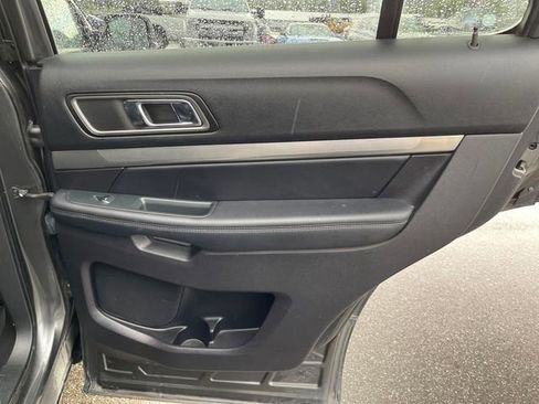 Used 2019 Ford Explorer XLT w/ Equipment Group 202A FWD image 38