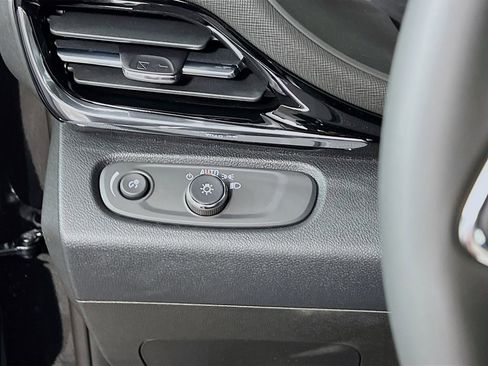 New 2025 Buick Envista Avenir image 9