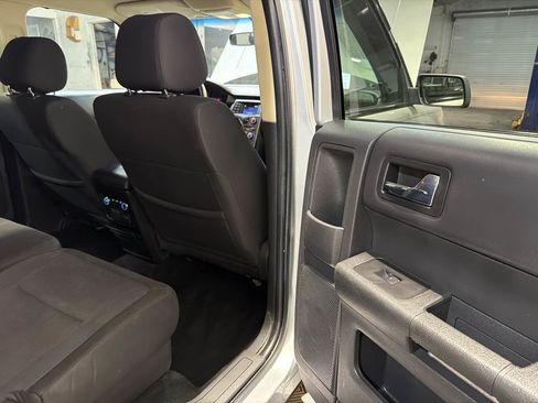 Used 2016 Ford Flex SE image 25