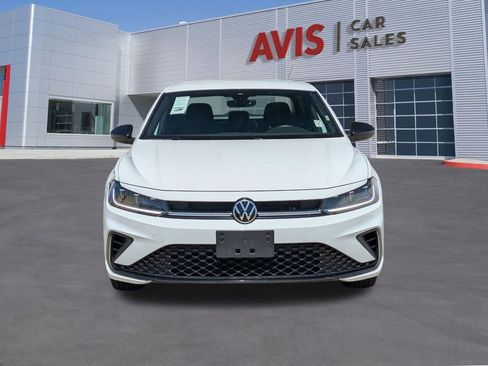Used 2025 Volkswagen Jetta Sport FWD image 2