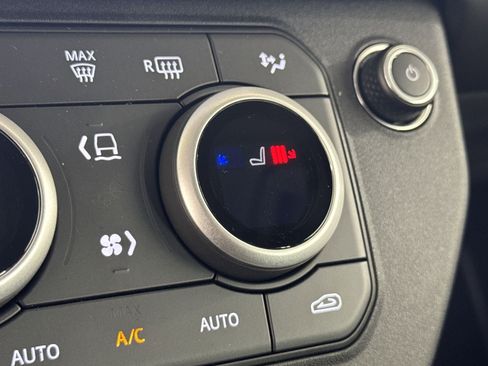 New 2025 Land Rover Defender 130 S image 21