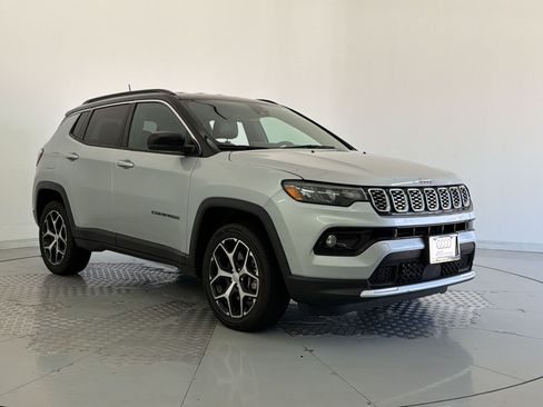 Used 2024 Jeep Compass Limited AWD/4WD image 7