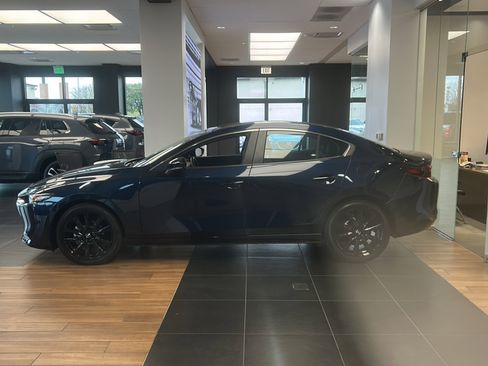 Used 2025 MAZDA MAZDA3 s image 4