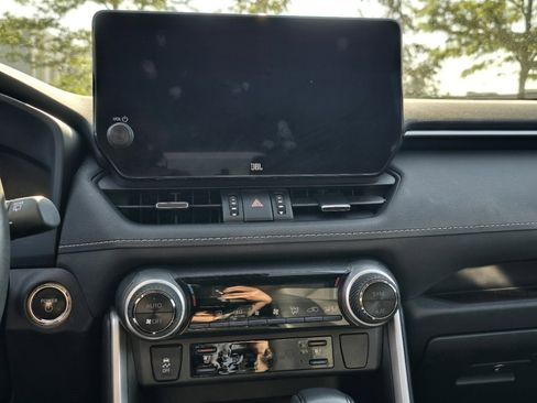 Used 2023 Toyota RAV4 Limited image 20