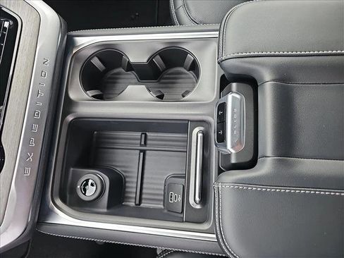 New 2026 Ford Expedition Max Platinum image 17