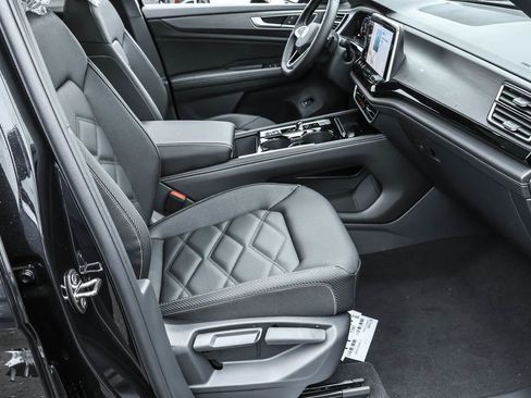 New 2026 Volkswagen Atlas Cross Sport SE image 41