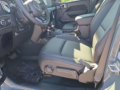 New 2025 Jeep Wrangler Unlimited Rubicon w/ Safety Group AWD/4WD image 39