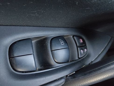 Used 2020 Nissan Rogue Sport S FWD image 27