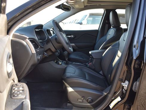 Used 2022 Jeep Cherokee Limited image 9