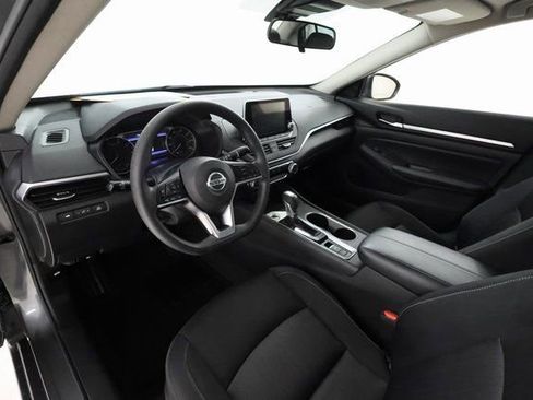 Used 2022 Nissan Altima 2.5 SV image 9