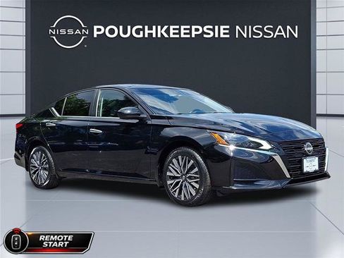 Certified 2023 Nissan Altima 2.5 SV AWD/4WD image 1