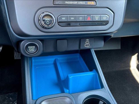 New 2025 Ford Maverick XLT image 16