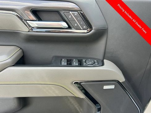Used 2022 Chevrolet Silverado 1500 ZR2 w/ Technology Package AWD/4WD image 5